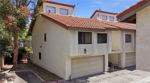 5577 Pioneer Boulevard #9