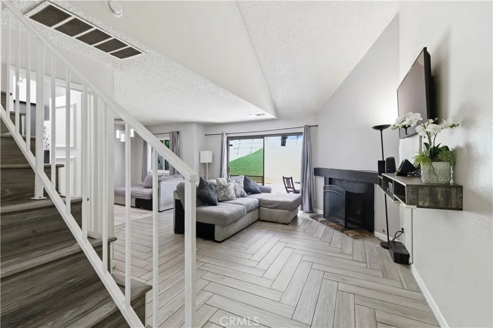 5577 Pioneer Boulevard #9 Whittier, CA 90601