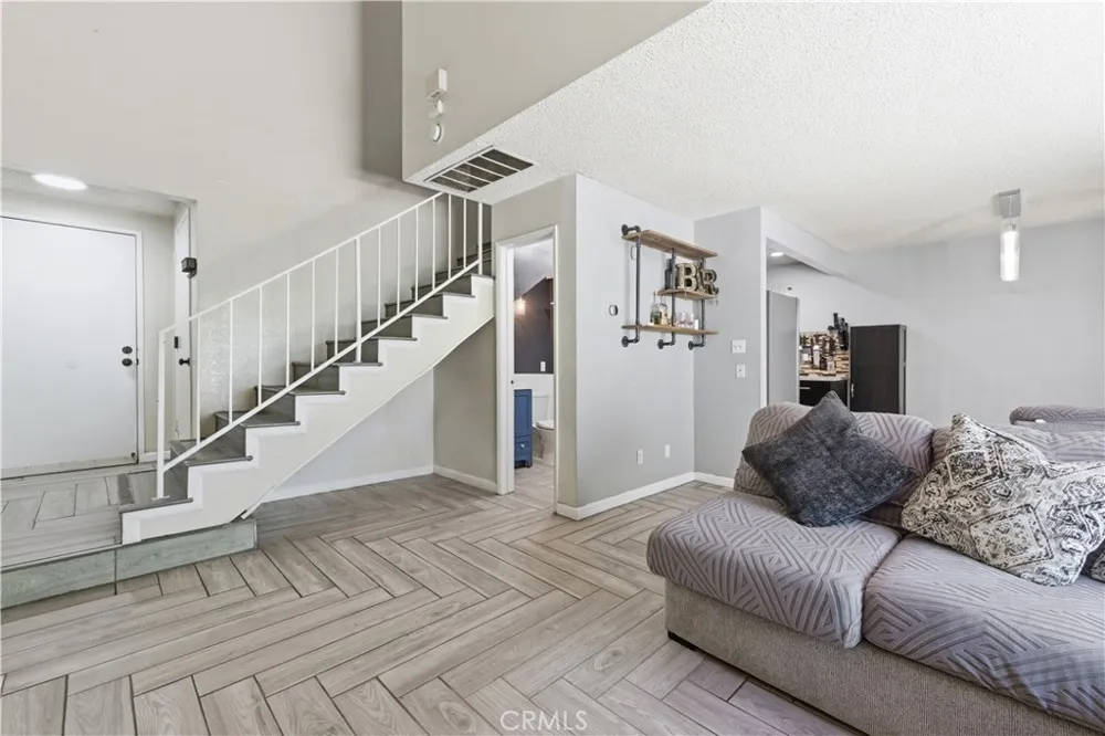 5577 Pioneer Boulevard #9 Whittier, CA 90601