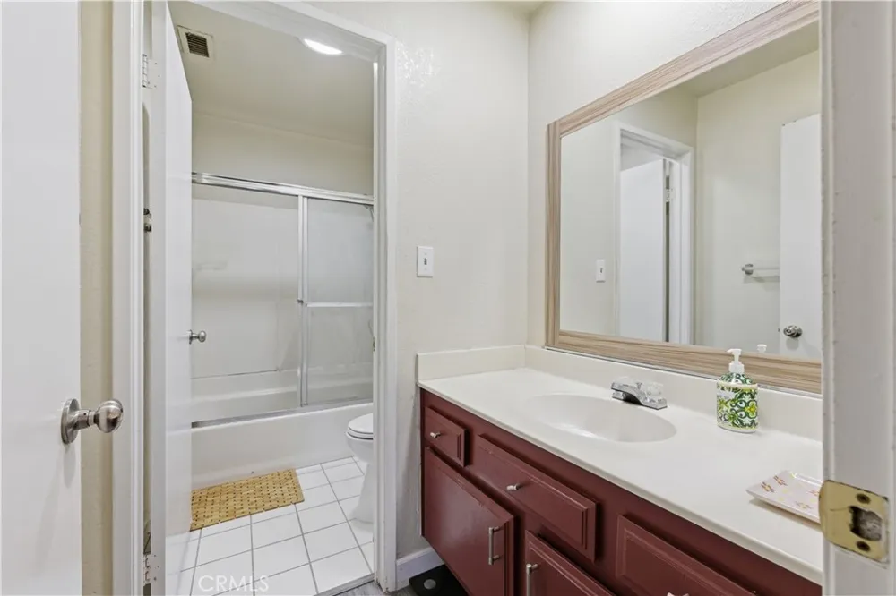 5577 Pioneer Boulevard #9 Whittier, CA 90601