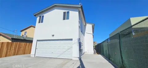 3839 Woodlawn #1/2