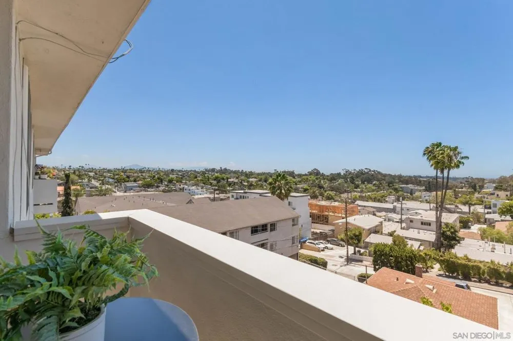 1907 Robinson Ave #304 San Diego, CA 92104