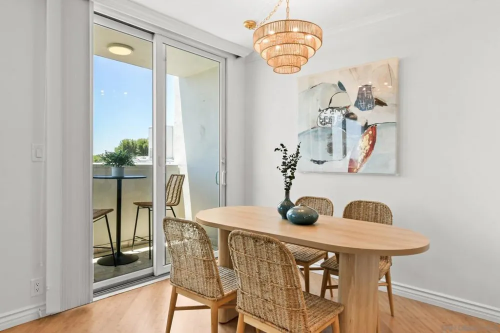 1907 Robinson Ave #304 San Diego, CA 92104
