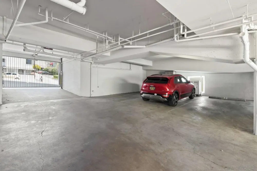 1907 Robinson Ave #304 San Diego, CA 92104