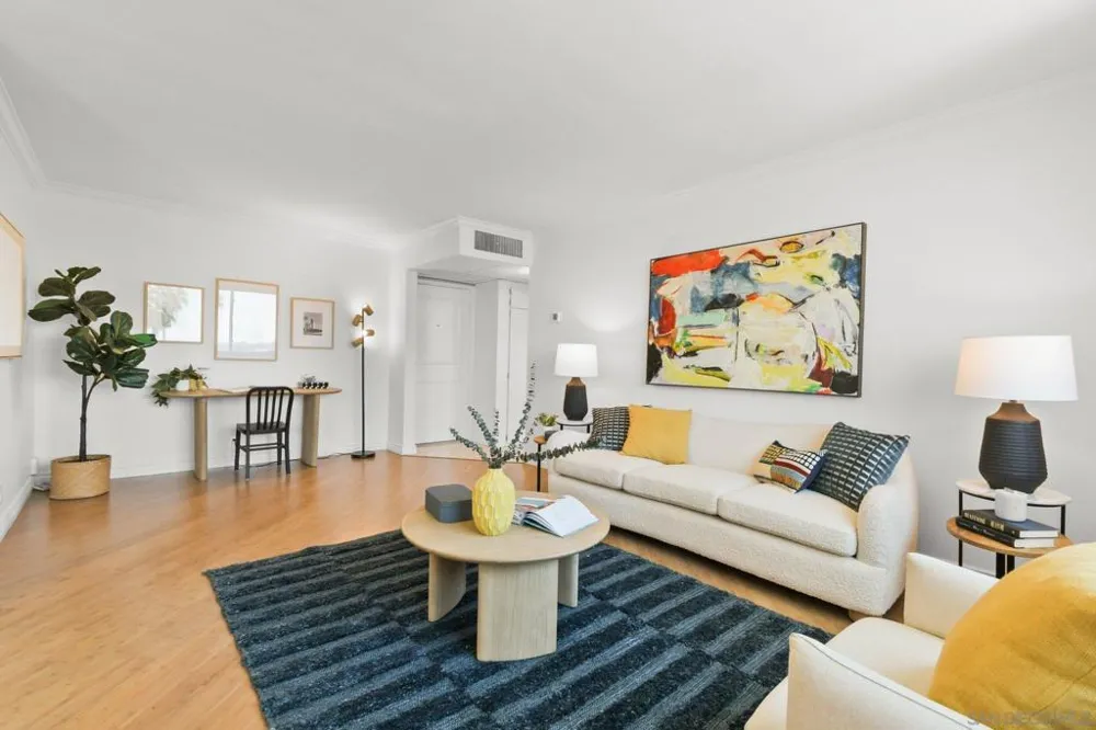 1907 Robinson Ave #304 San Diego, CA 92104
