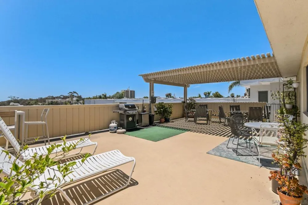 1907 Robinson Ave #304 San Diego, CA 92104