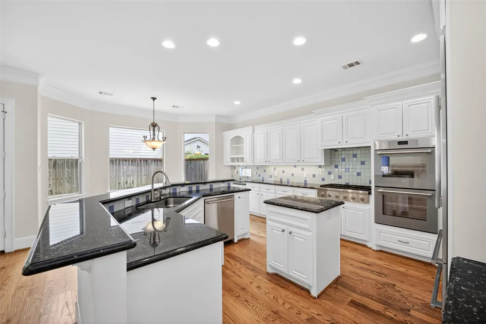 3928 Milton Street West University Place, TX 77005