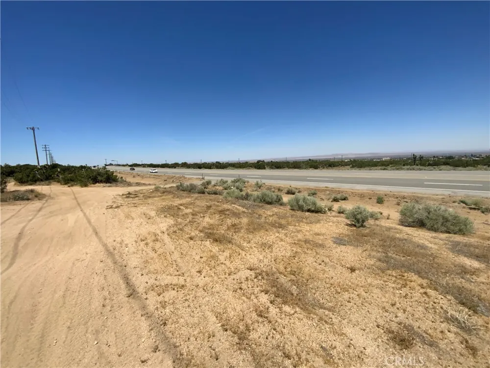 9040 La Tuna Sun Valley, CA 91352