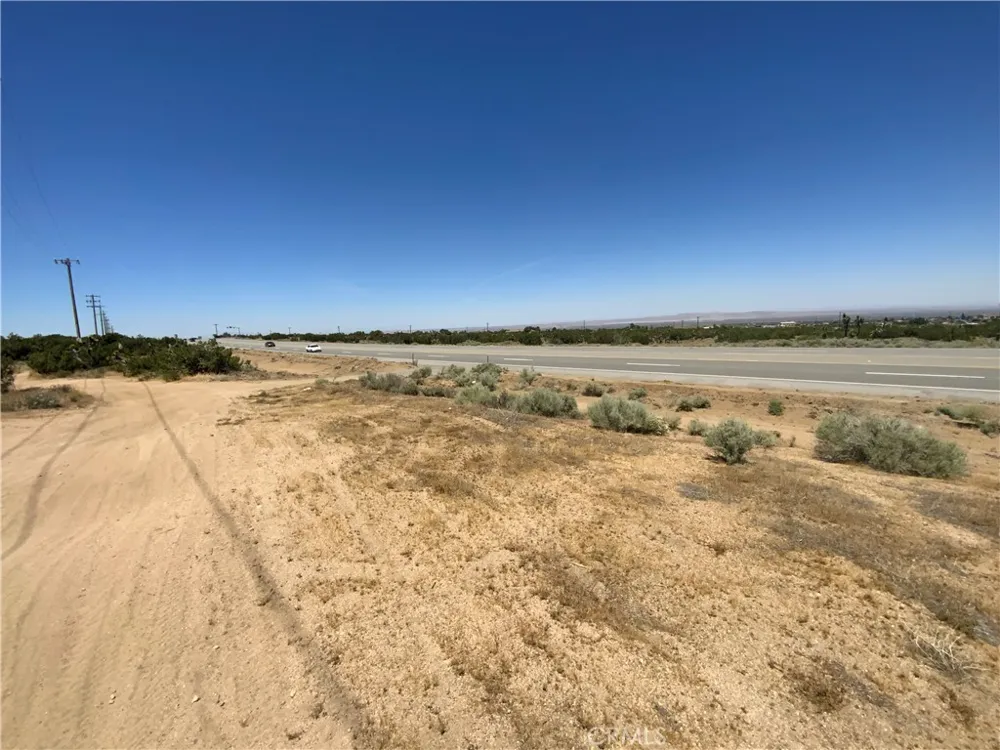 9040 La Tuna Sun Valley, CA 91352