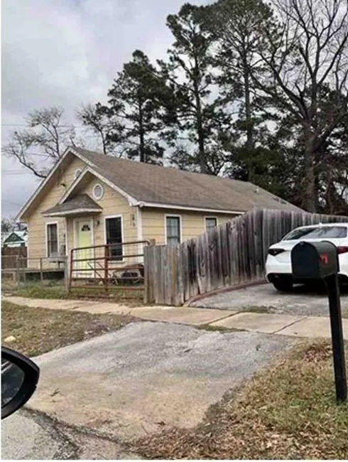 1504 S Kennedy Avenue Tyler, TX 75701