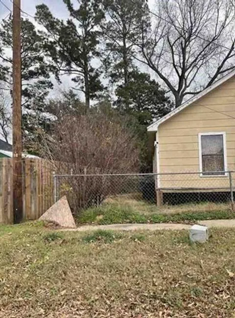 1504 S Kennedy Avenue Tyler, TX 75701