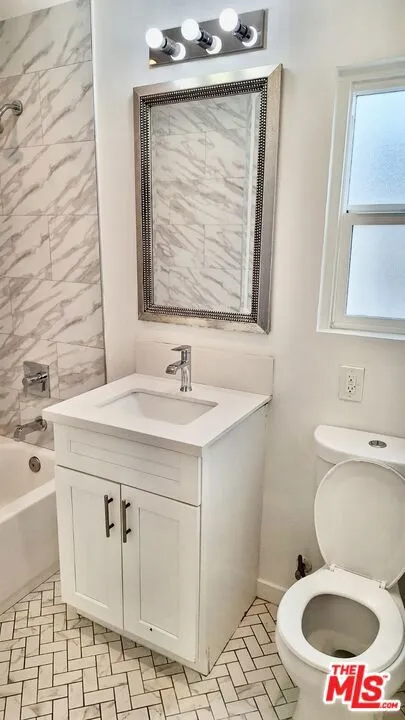 1549 W 224th Street #202 Torrance, CA 90501