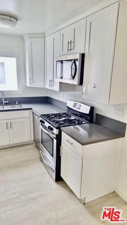 1549 W 224th Street #202 Torrance, CA 90501