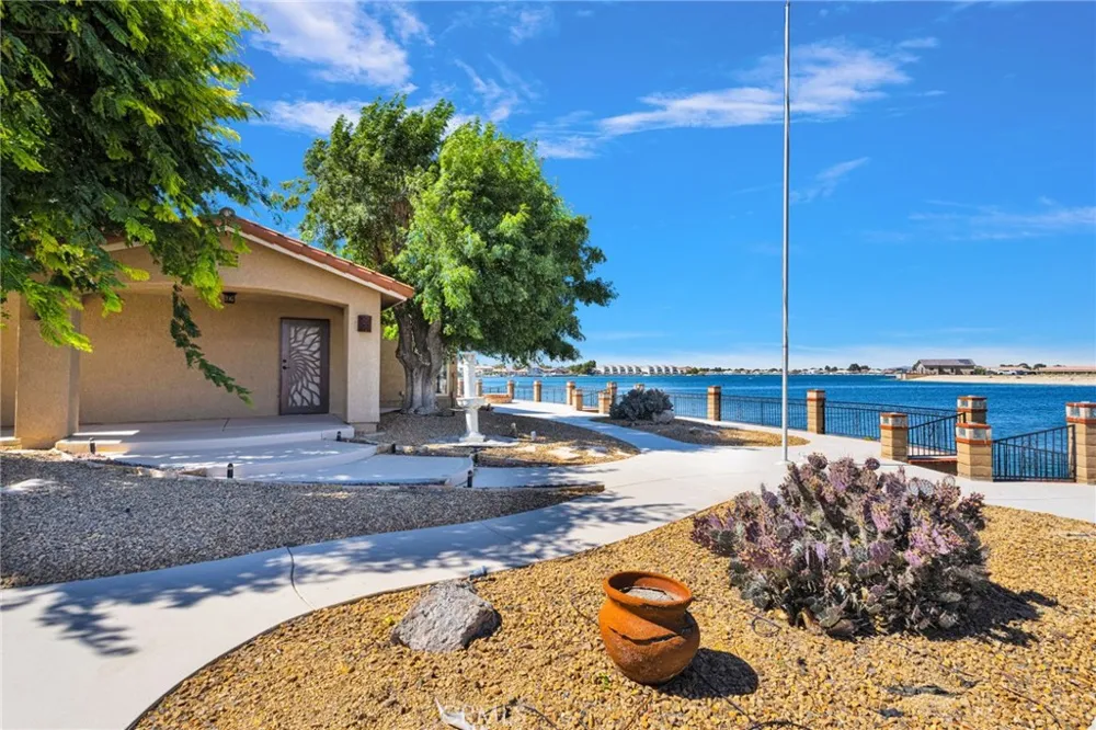 14531 Galleon Helendale, CA 92342