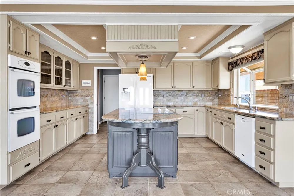 14531 Galleon Helendale, CA 92342