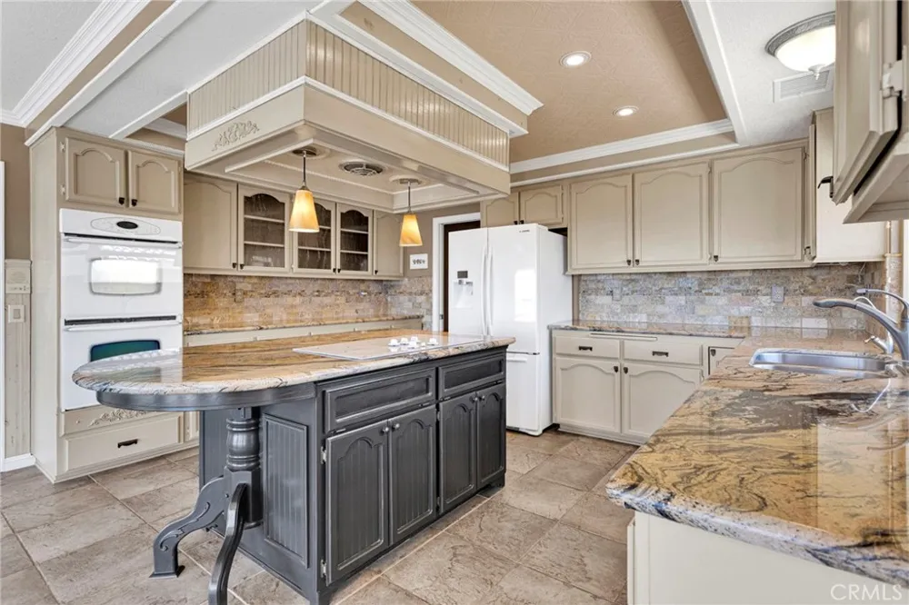 14531 Galleon Helendale, CA 92342