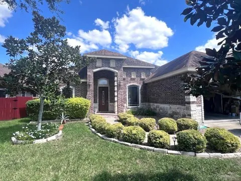 2102 Stonegate Drive