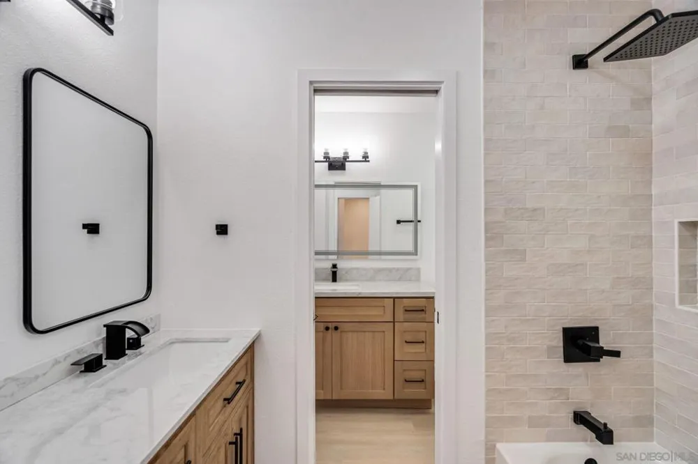 5800 Lake Murray Blvd #11 La Mesa, CA 91942
