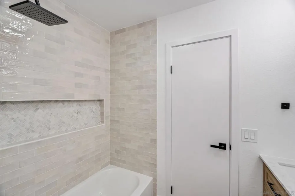 5800 Lake Murray Blvd #11 La Mesa, CA 91942
