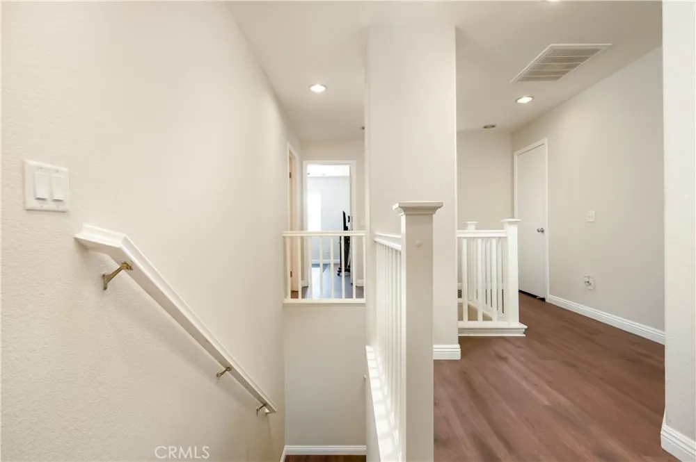 28215 Clementine Drive Saugus, CA 91350