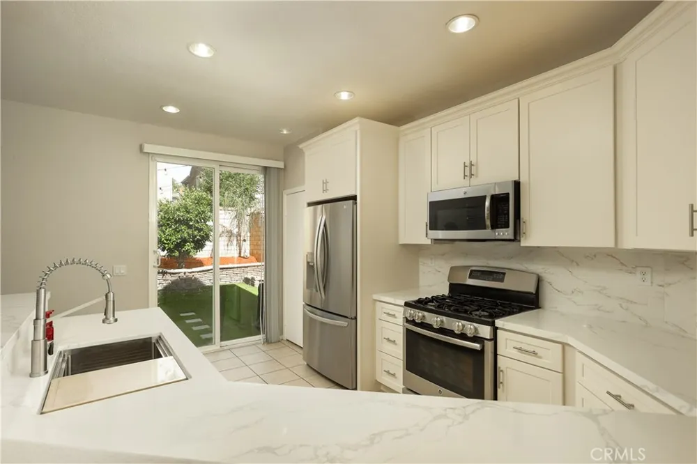 28215 Clementine Drive Saugus, CA 91350