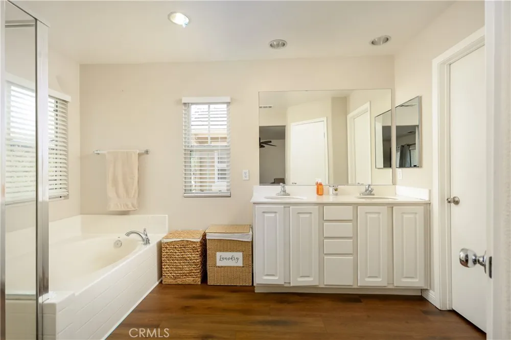 28215 Clementine Drive Saugus, CA 91350