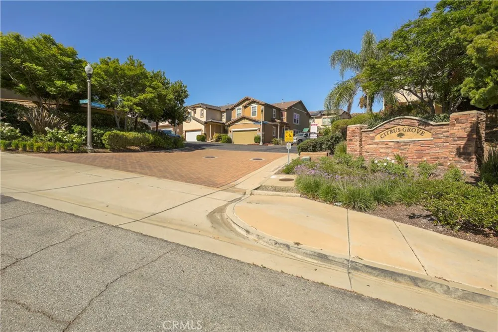 28215 Clementine Drive Saugus, CA 91350