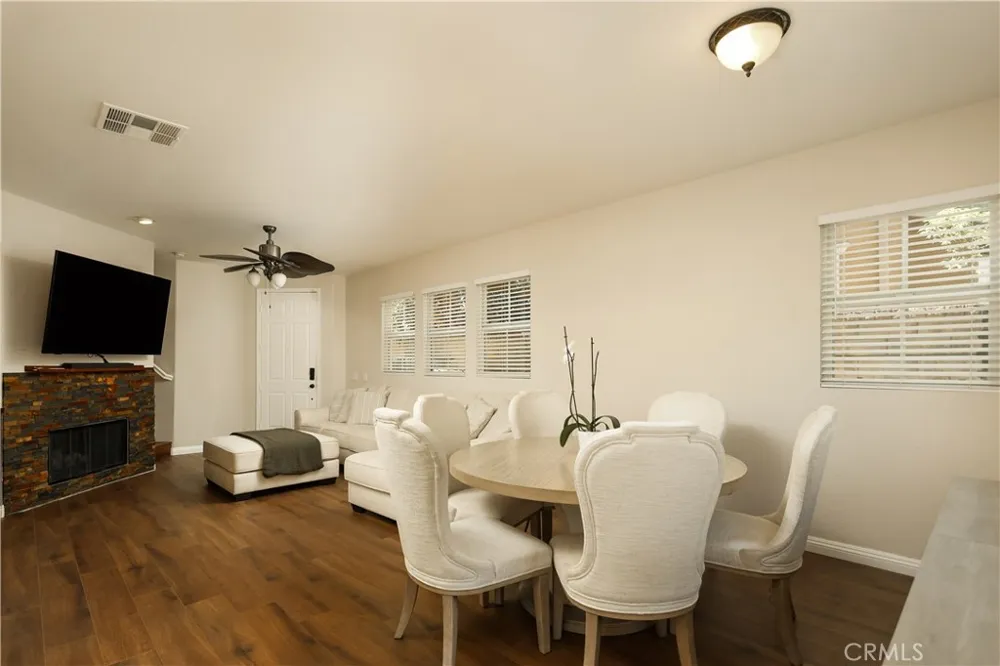 28215 Clementine Drive Saugus, CA 91350
