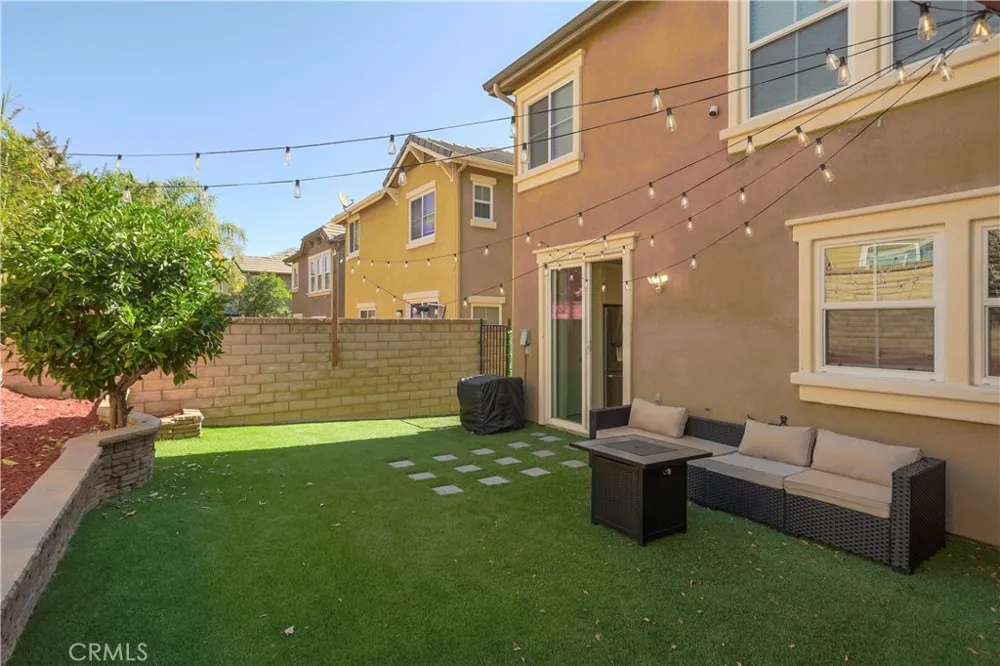 28215 Clementine Drive Saugus, CA 91350