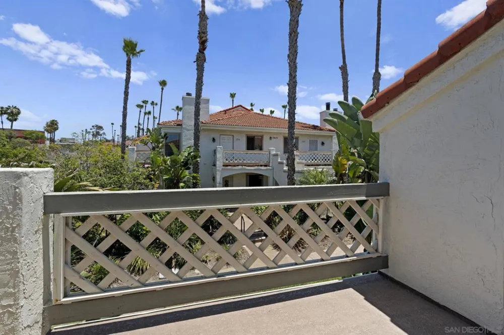 9409 Fairgrove Lane #204 San Diego, CA 92129