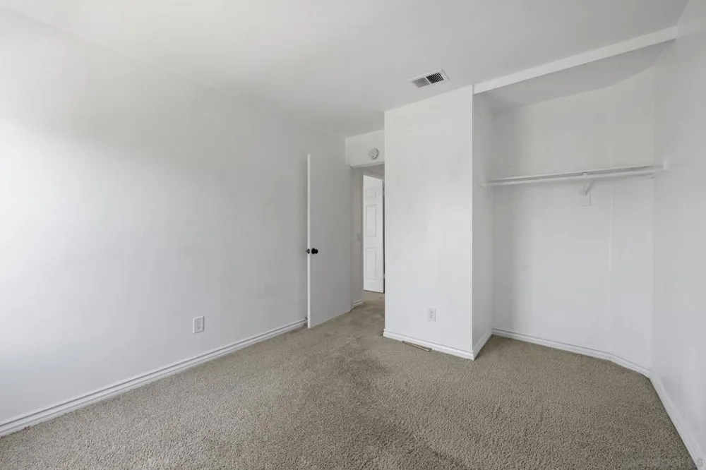 9409 Fairgrove Lane #204 San Diego, CA 92129