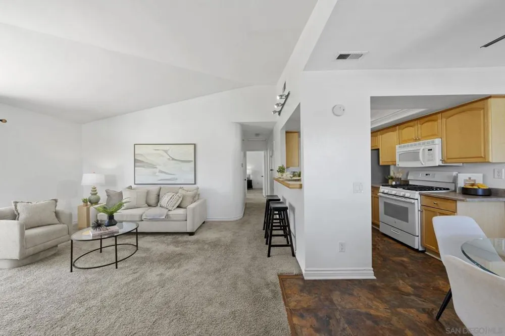 9409 Fairgrove Lane #204 San Diego, CA 92129