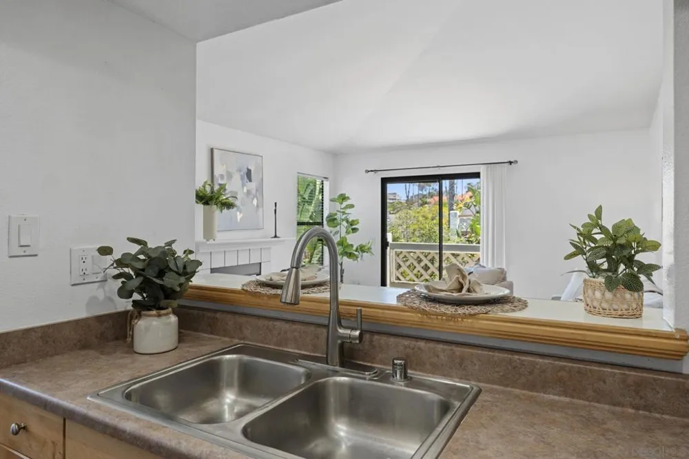 9409 Fairgrove Lane #204 San Diego, CA 92129
