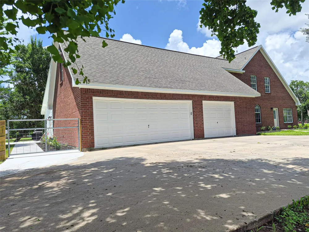 1507 County Road 878a Sweeny, TX 77480