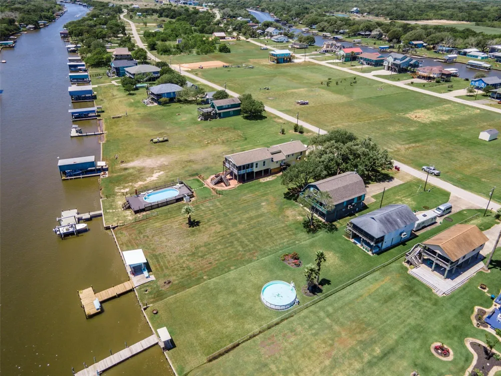 1981 County Road 291 Sargent, TX 77414