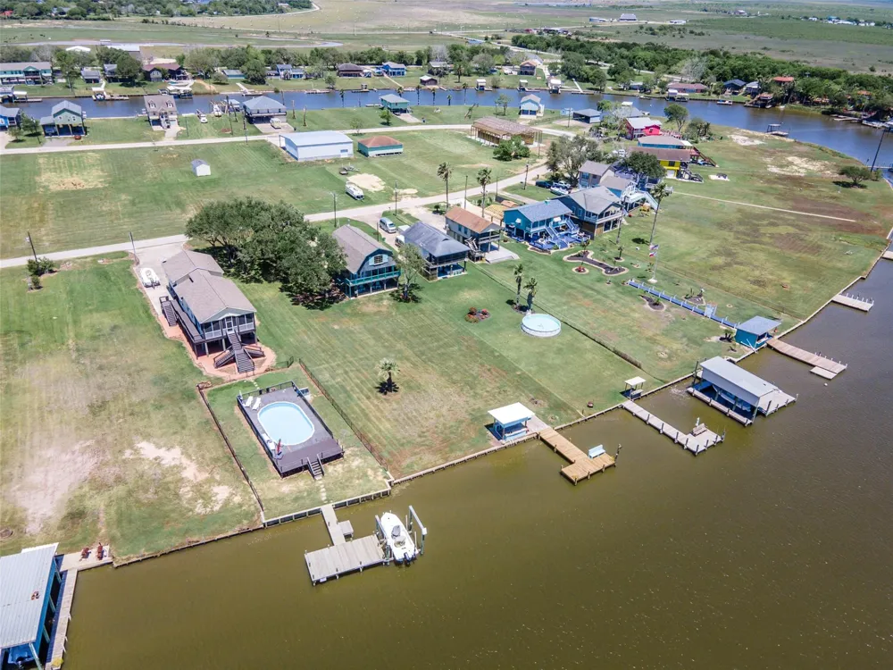 1981 County Road 291 Sargent, TX 77414