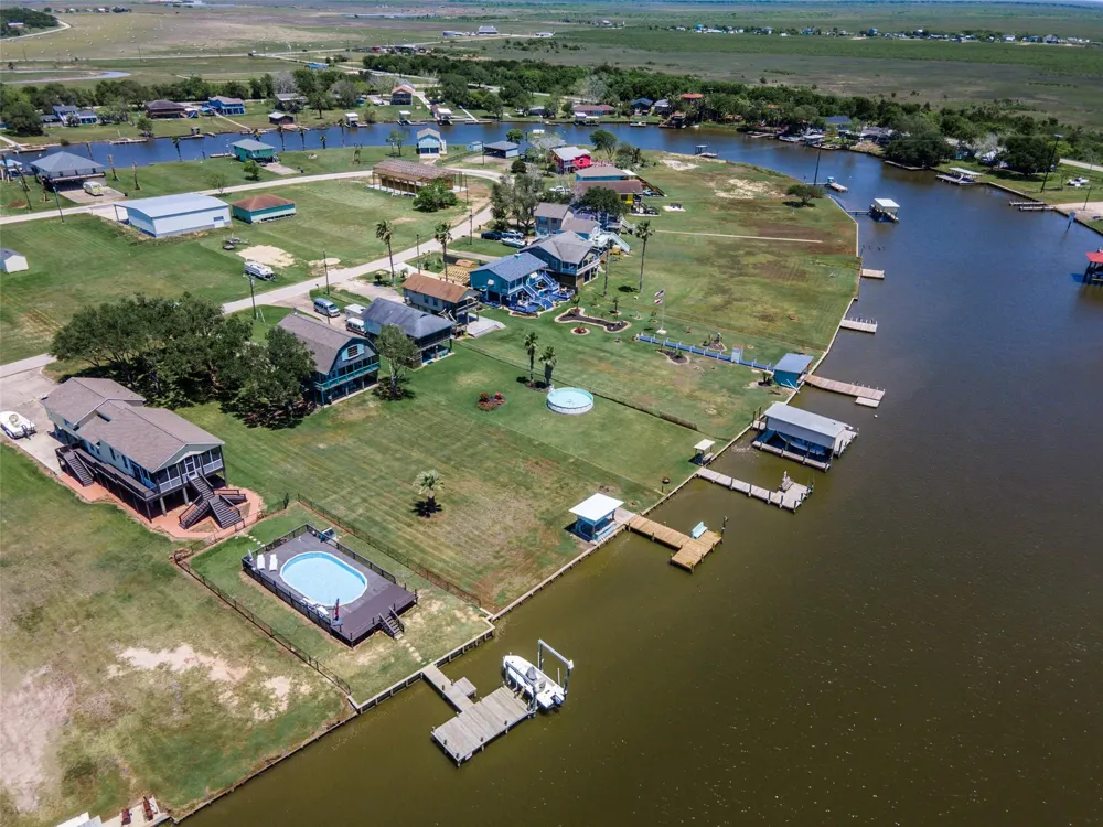 1981 County Road 291 Sargent, TX 77414