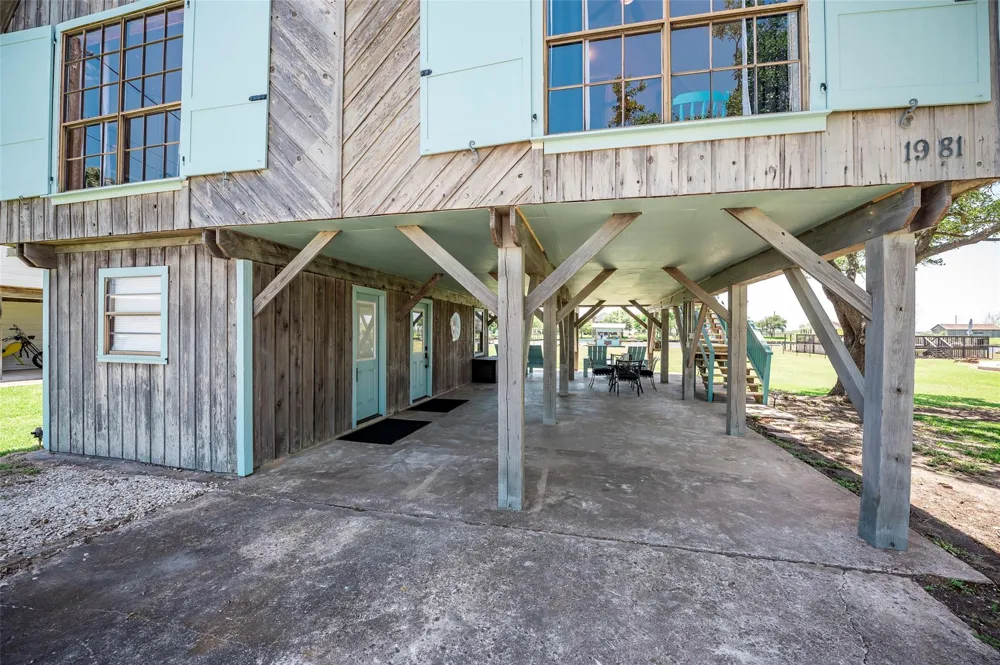 1981 County Road 291 Sargent, TX 77414