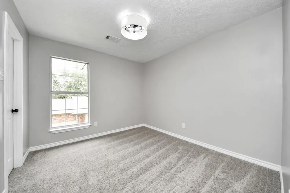1105 E Kyle Road Clute, TX 77531