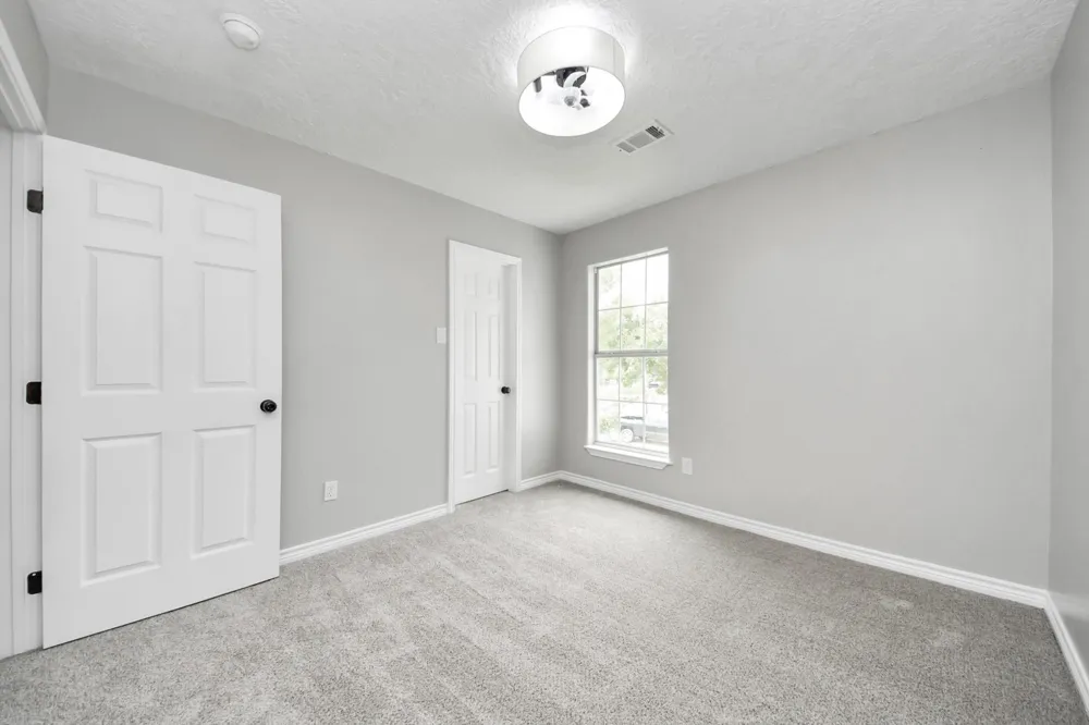 1105 E Kyle Road Clute, TX 77531