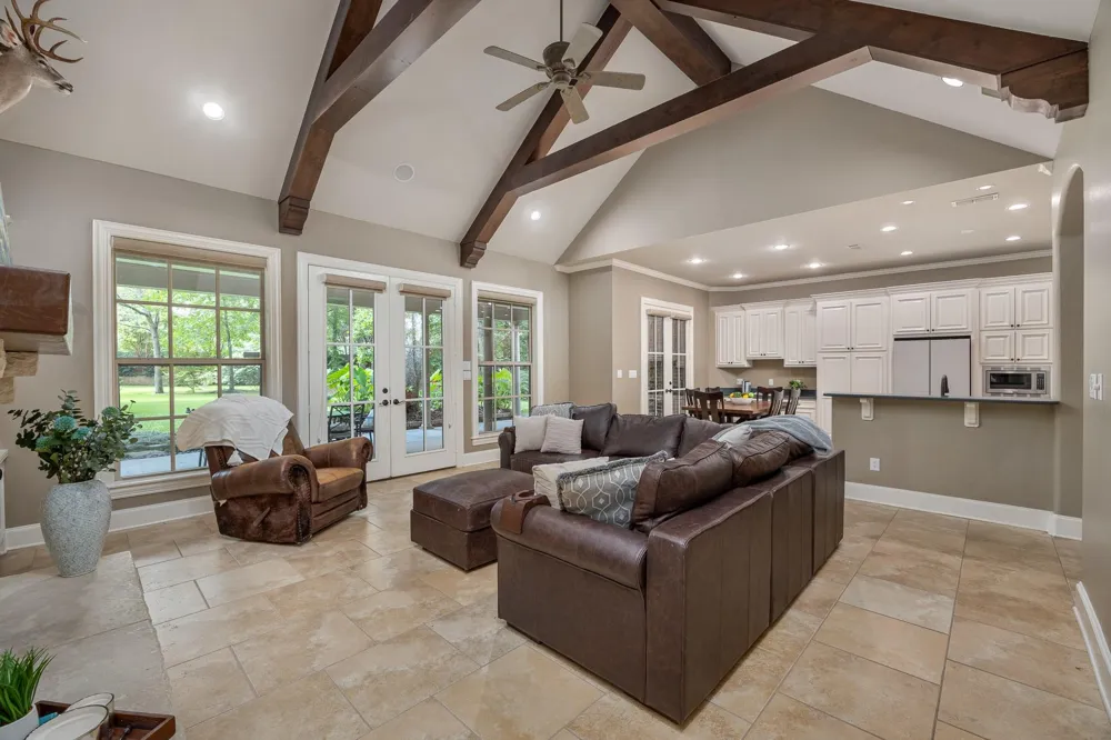1915 Stonegate Valley Drive Tyler, TX 75703