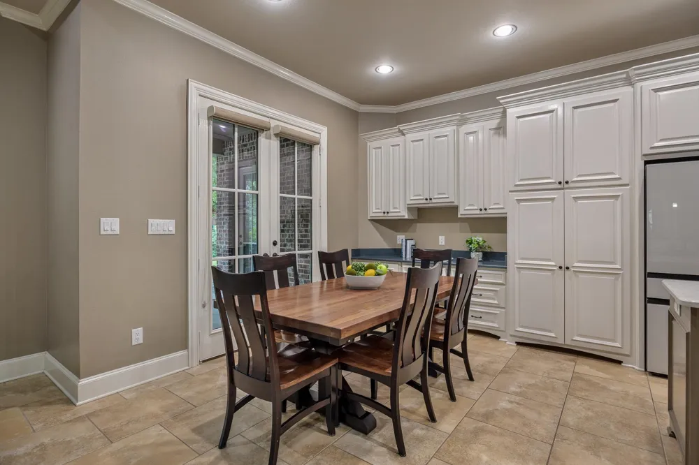 1915 Stonegate Valley Drive Tyler, TX 75703