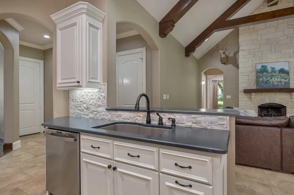 1915 Stonegate Valley Drive Tyler, TX 75703