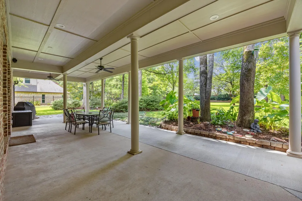 1915 Stonegate Valley Drive Tyler, TX 75703