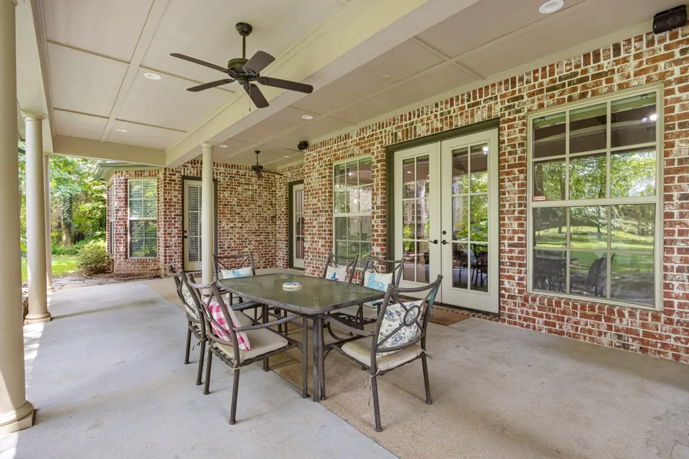 1915 Stonegate Valley Drive Tyler, TX 75703