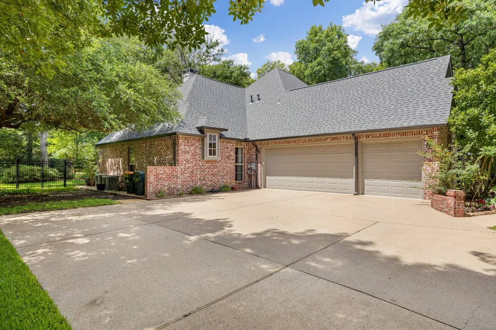 1915 Stonegate Valley Drive Tyler, TX 75703