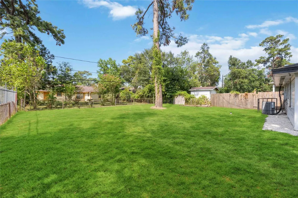 7639 Bigwood Street Houston, TX 77016