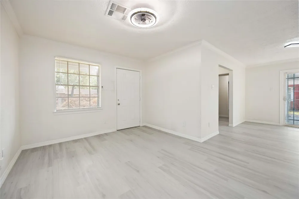 7639 Bigwood Street Houston, TX 77016
