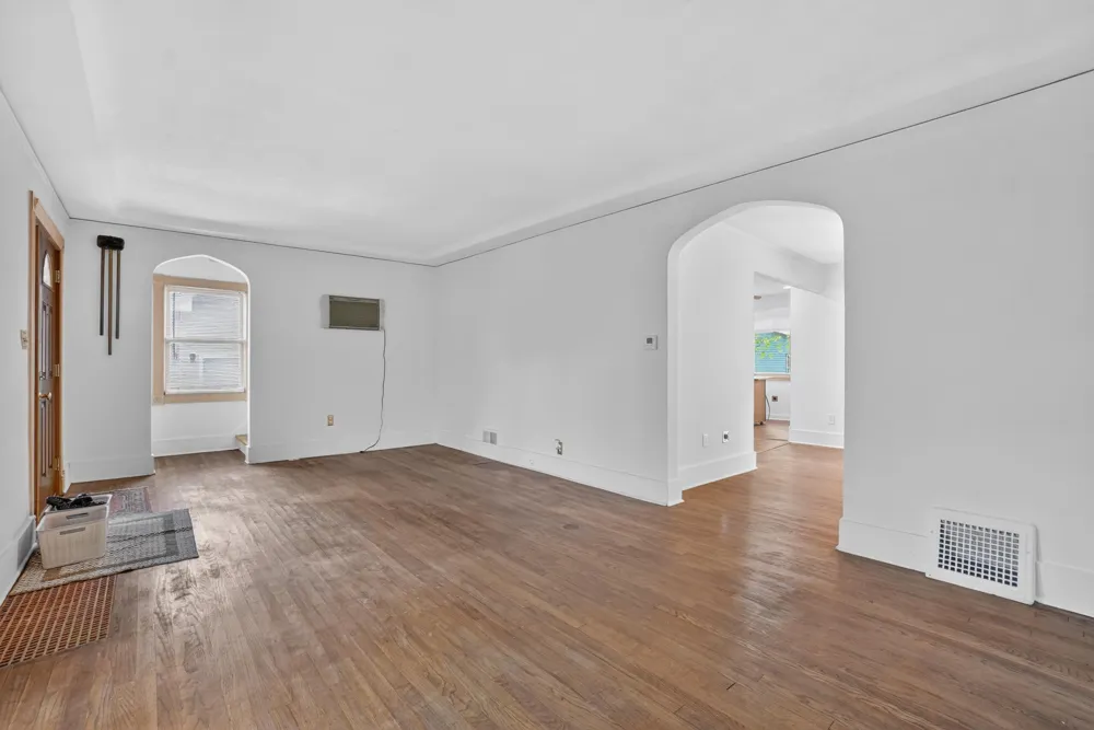 1109 S Genesee Drive Lansing, MI 48915