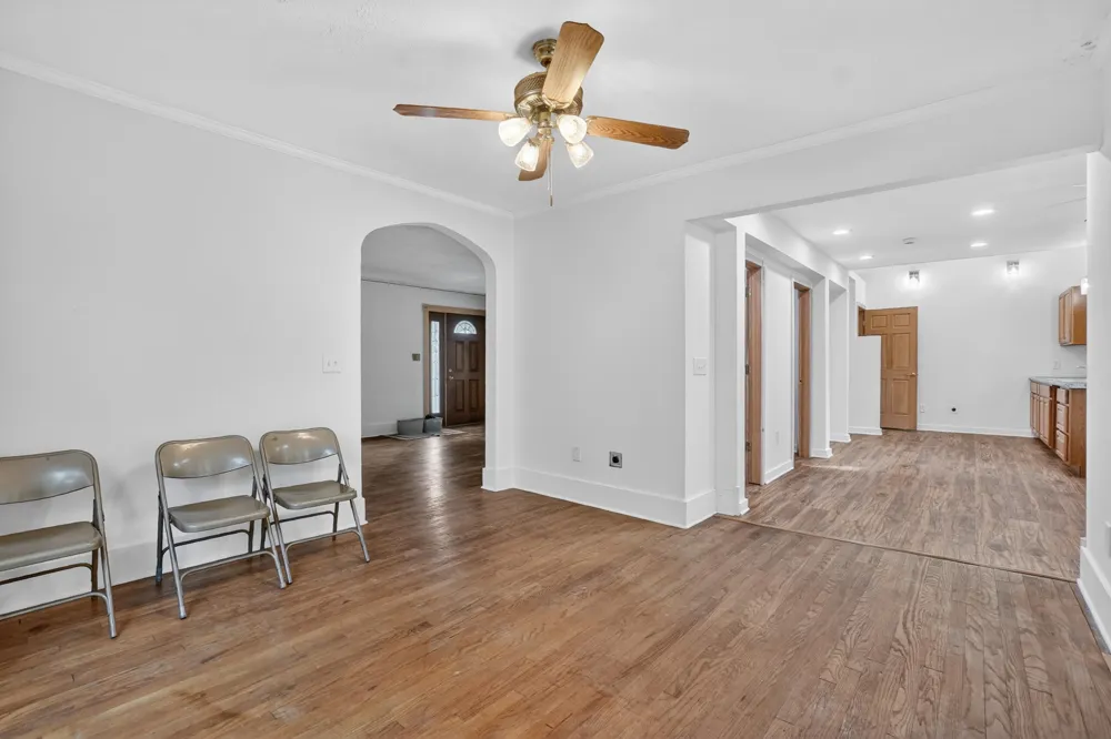 1109 S Genesee Drive Lansing, MI 48915